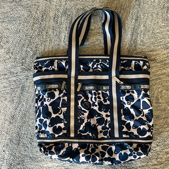VGUC Lesportsac Blue Butterfly caterpillar pattern zip tote - Picture 2 of 10